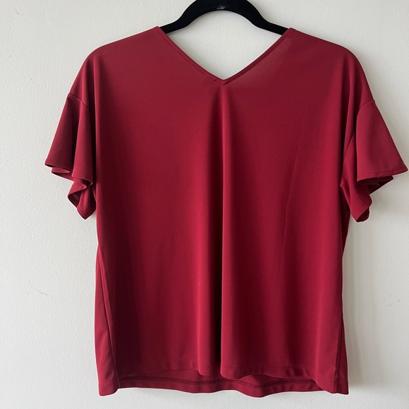 Uniqlo red dress shirt with bell sleeves, size medium - Picture 2 of 3